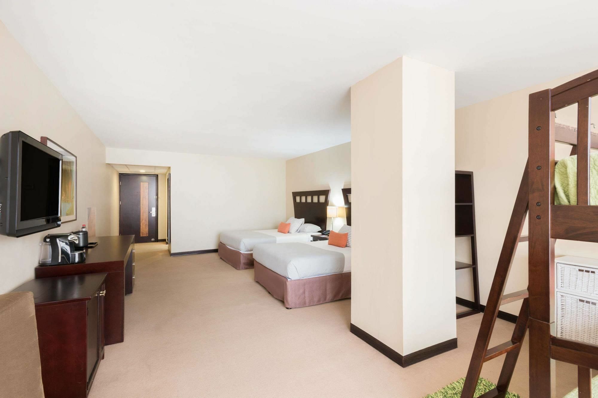 Tryp By Wyndham San Jose Sabana Hotel Ngoại thất bức ảnh